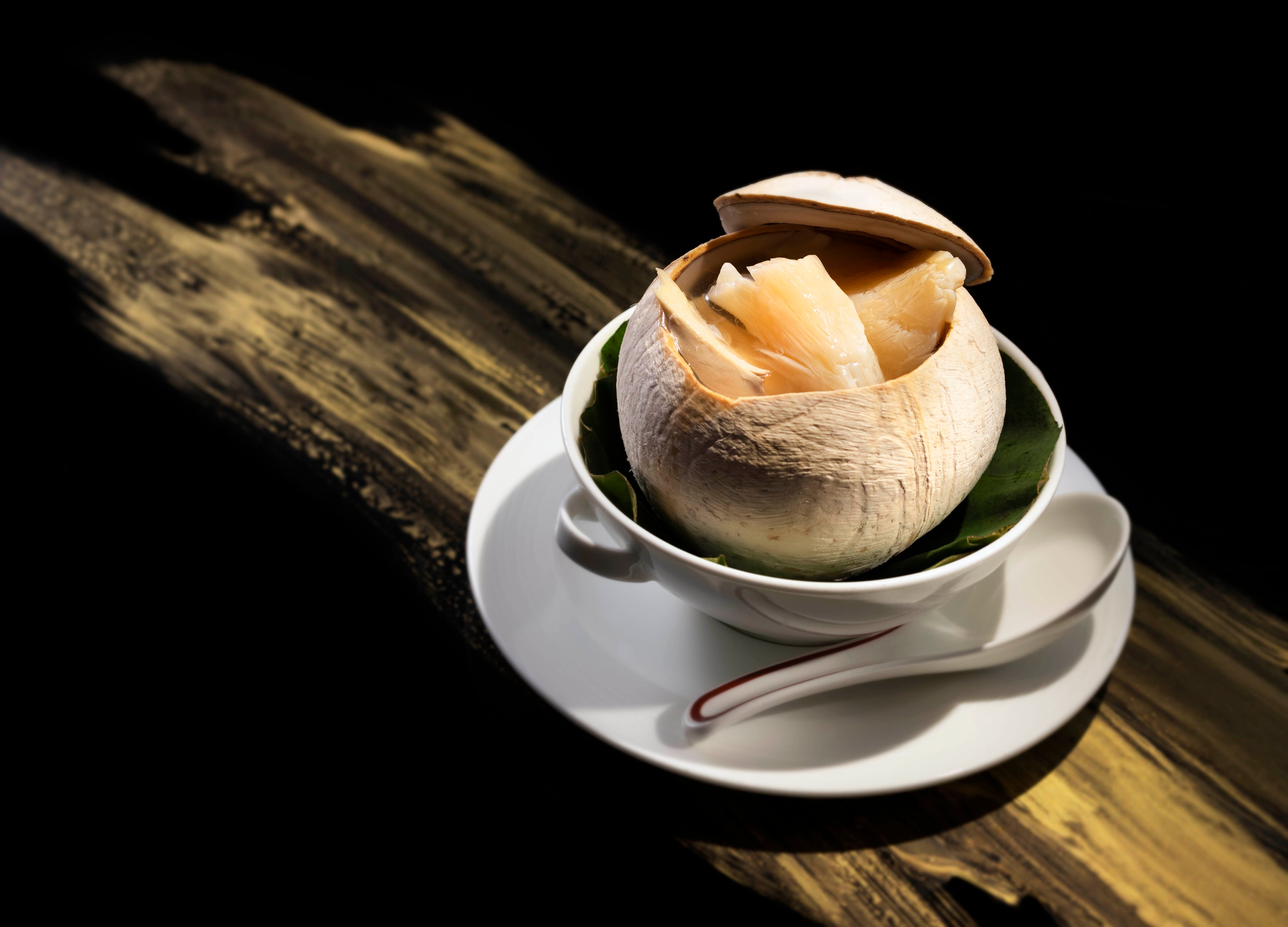 Sustainability is no longer just a buzzword. Here’s how Hong Kong’s fine dining is improving its green policies: from Amber at The Landmark Mandarin Oriental and Michelin-starred Mono to Vicky Lau’s Mora, Roganic and the Marriott group. Photo: Ting Lung Heen
